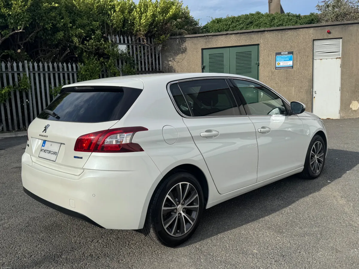 Peugeot 307 Automatic 1.2  Petrol 2017 - Image 4