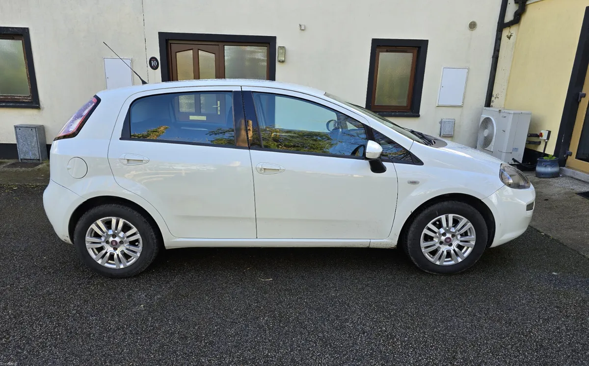 2014 Fiat Punto  1.2 Petrol - Image 2