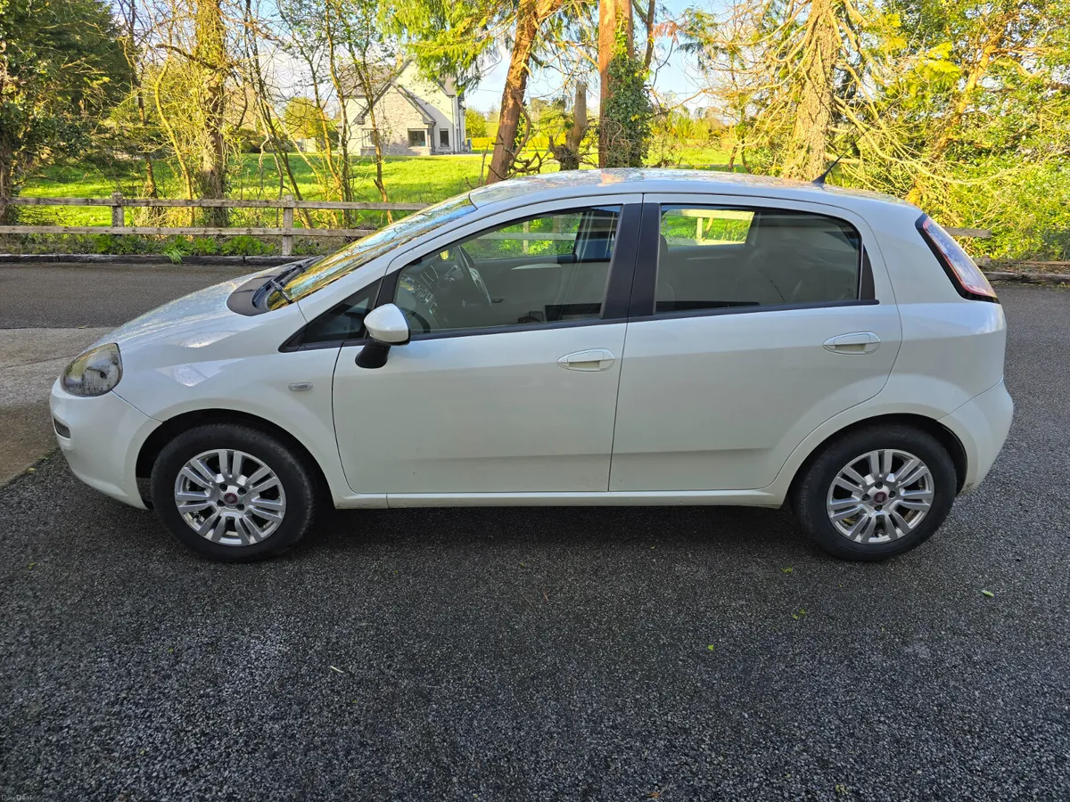 2014 Fiat Punto  1.2 Petrol - Image 6