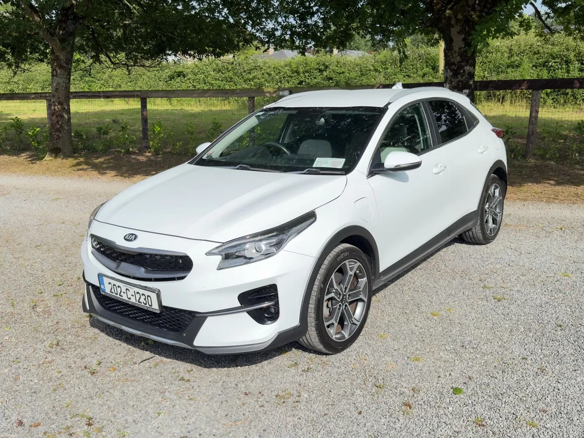 Kia XCeed PHEV - Image 1