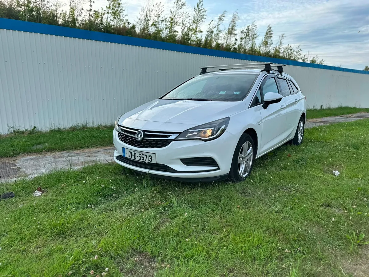Vauxhall Astra nct 01/27 tax 09/26 - Image 1