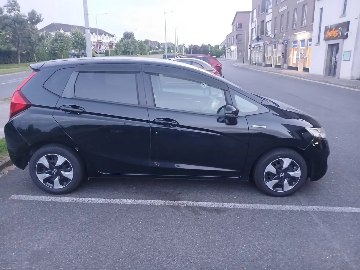 Honda Fit 2017 - Image 6