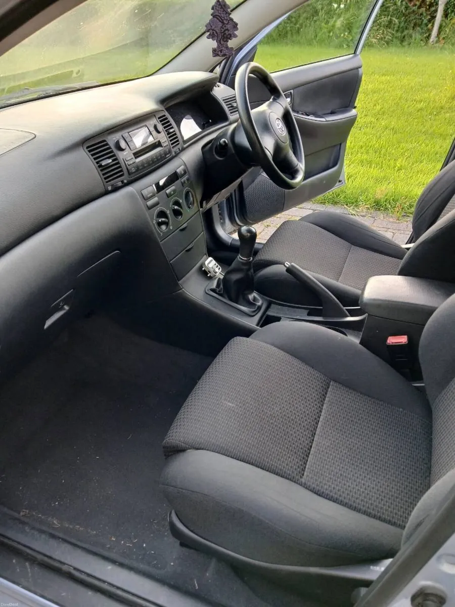 Toyota Corolla - Image 6