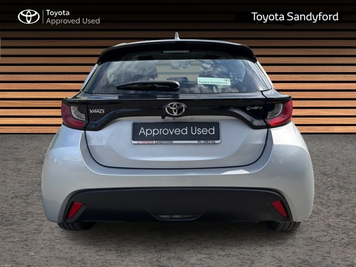 Toyota Yaris HYBRID LUNA // REAR CAMERA // TOYOTA - Image 4