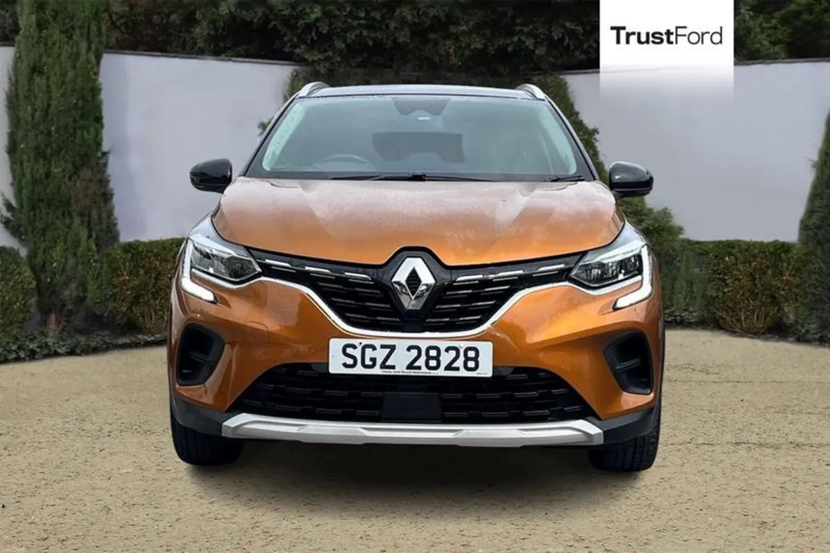 Renault Captur 1.5 dCi 115 Iconic 5dr- Parking Ass - Image 6