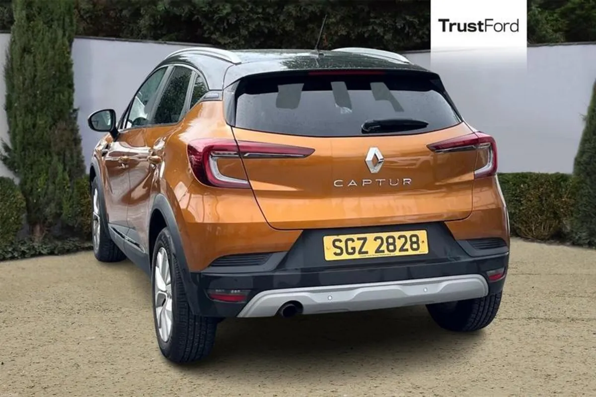 Renault Captur Iconic - Image 2