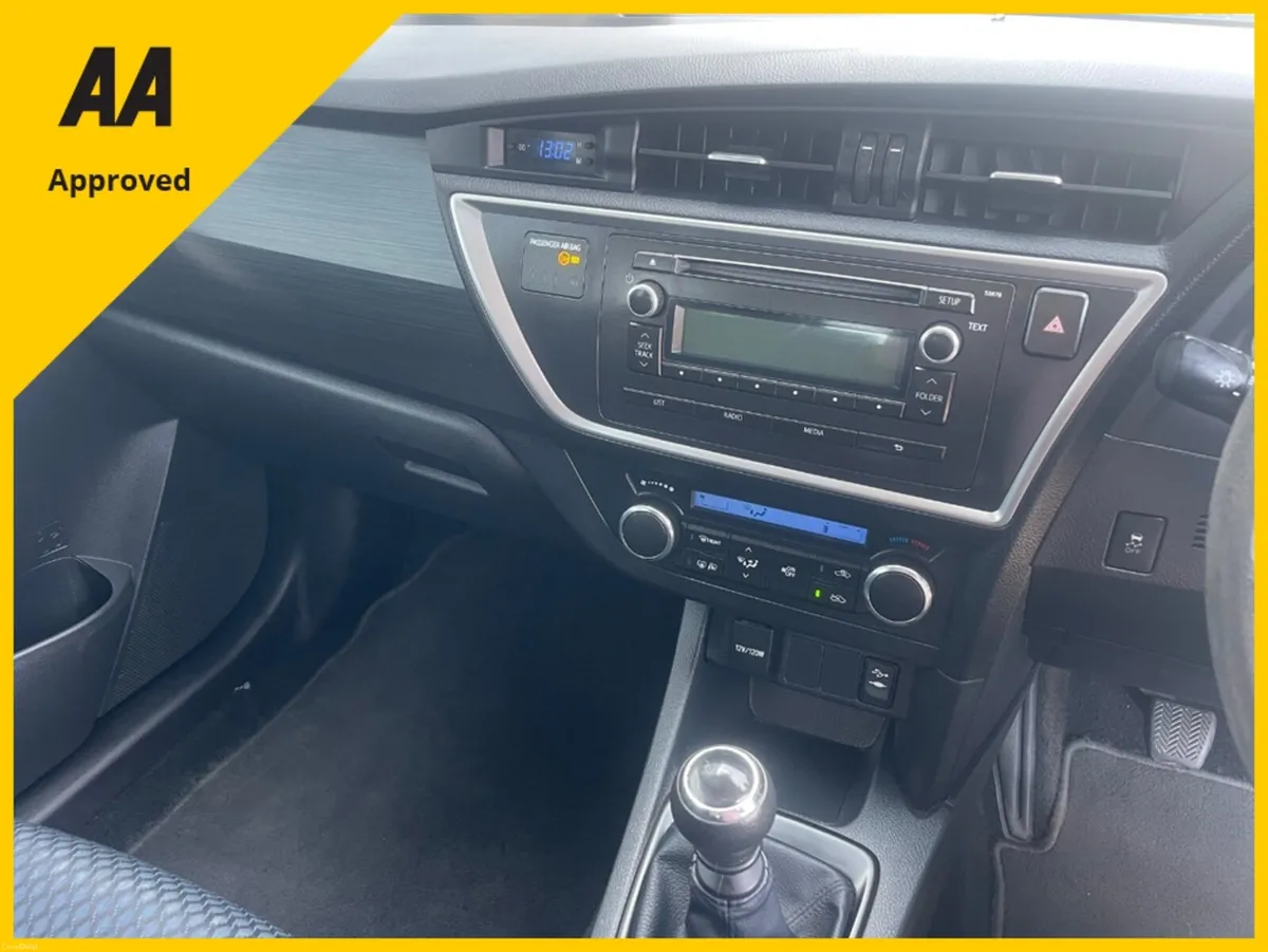 Toyota Auris 1.4 D-4D TERRA FREE DELIVERY - Image 3