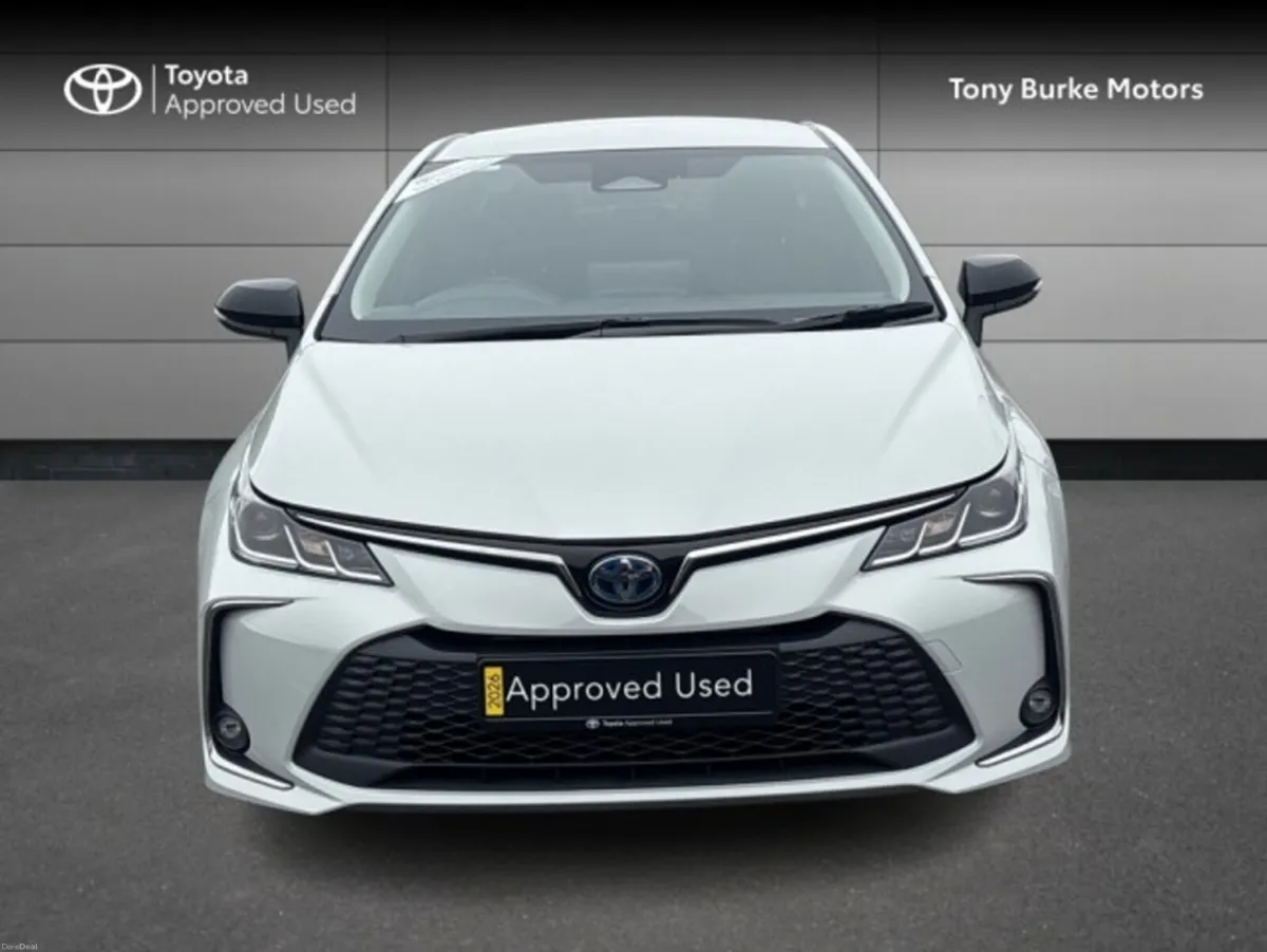 Toyota Corolla Saloon - LUNASPORT - 1.8 Hybrid - S - Image 4