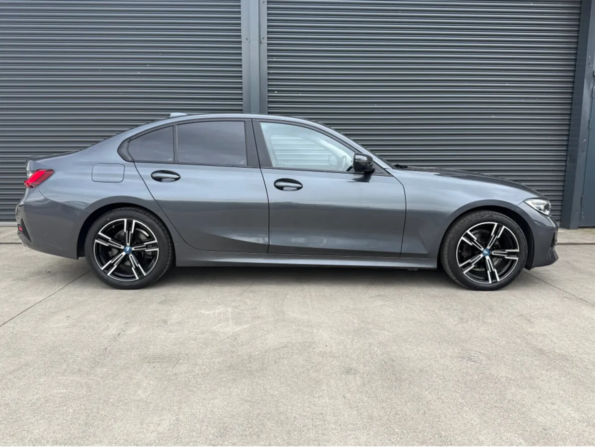 BMW 3-Series 318 Diesel Automatic SE ** Upgraded A - Image 3