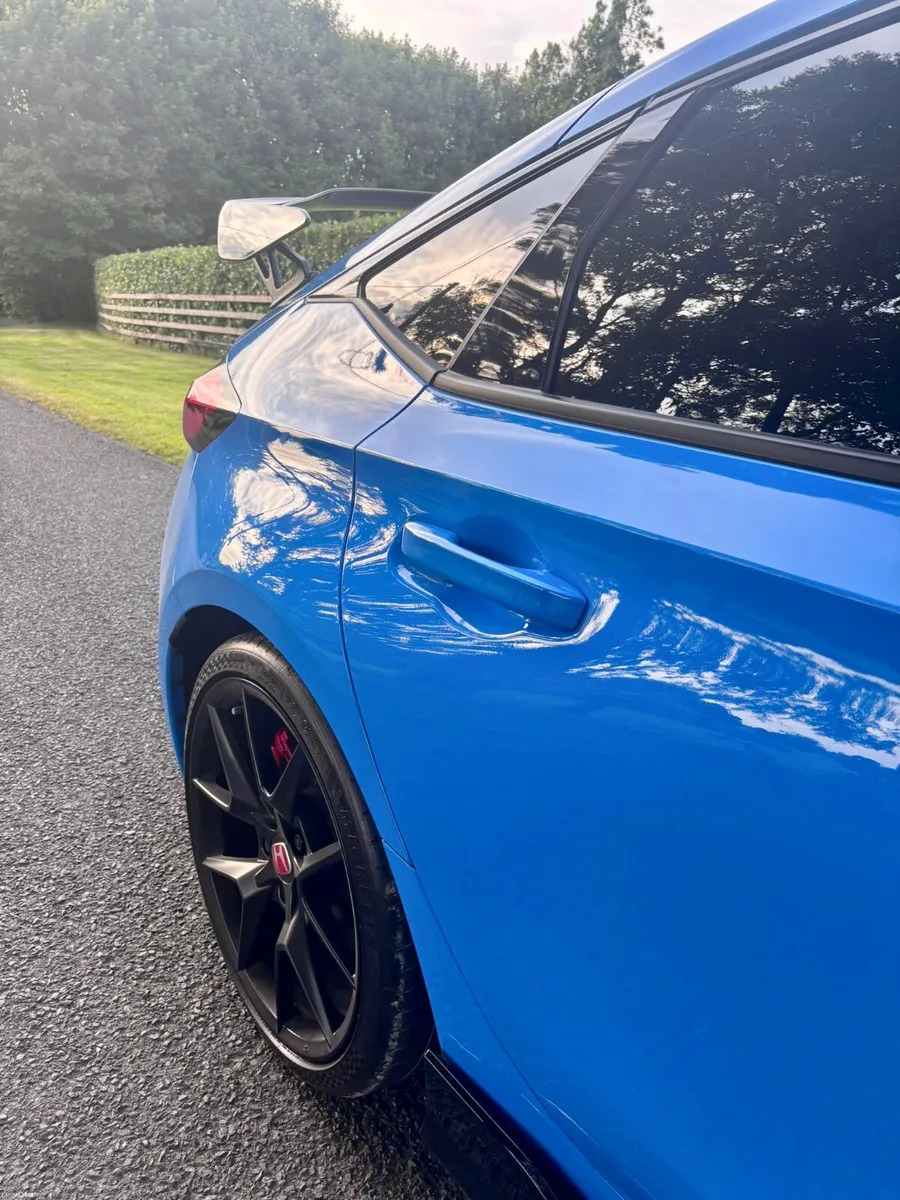 Honda Civic Type R FL5 (2023 only 21k KM) - Image 4