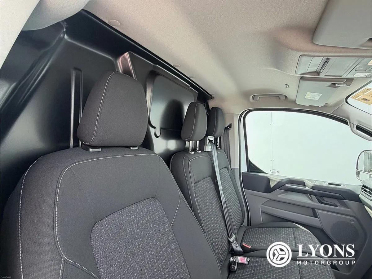 Ford Transit Custom 320L1 2.5PHEV AUTO 225PS - Image 4