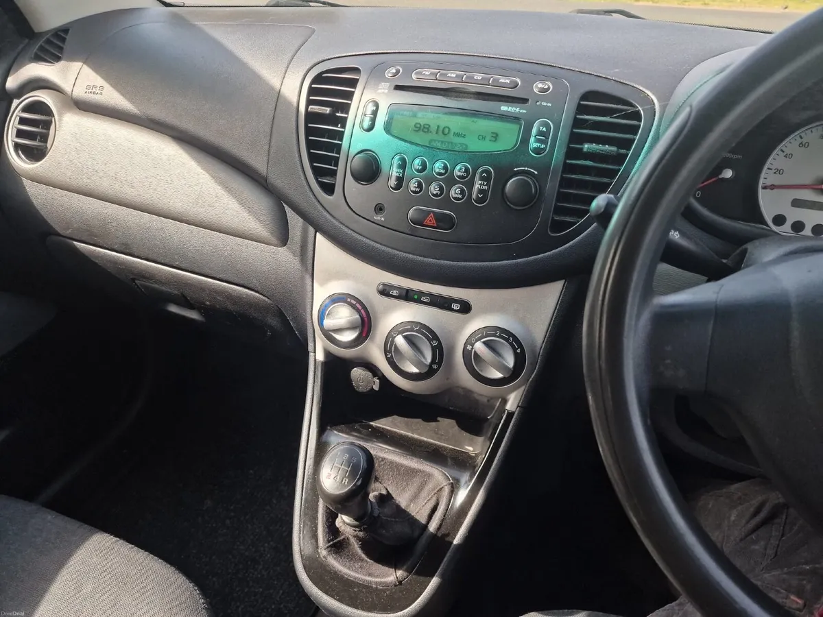 Hyundai i10 2010 - Image 2