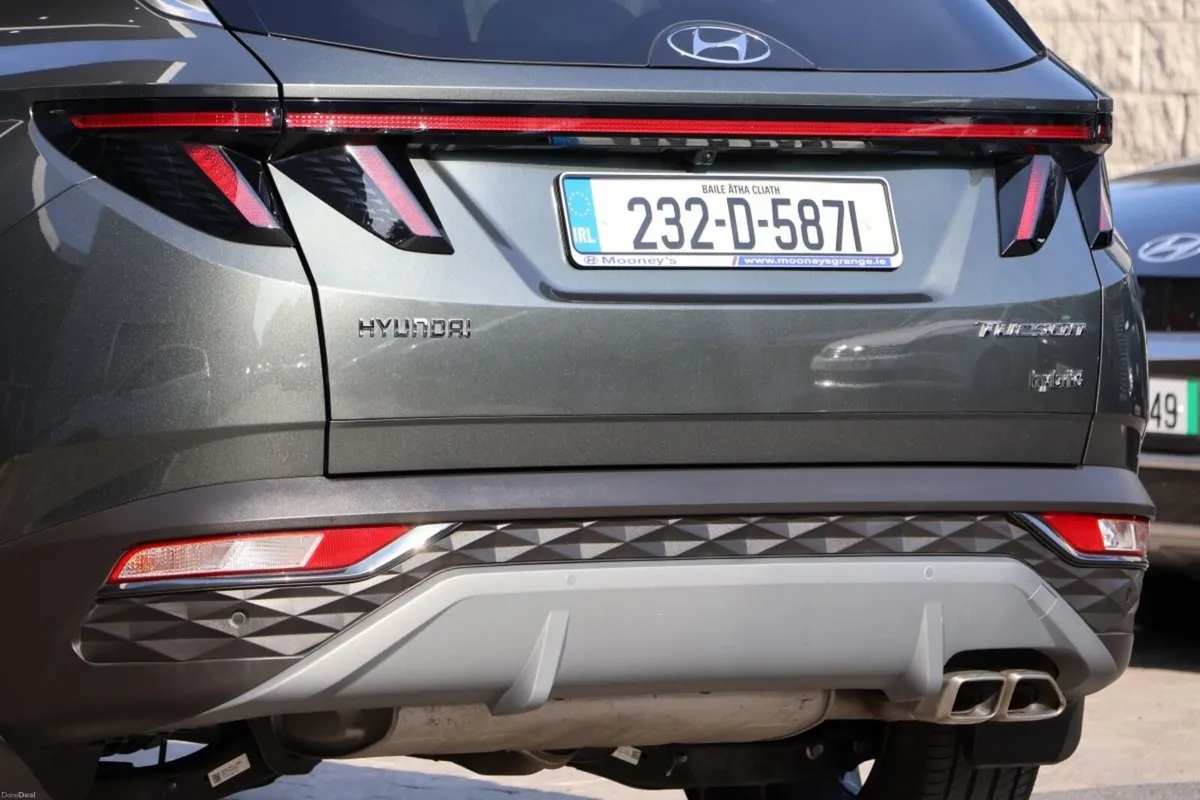 Hyundai Tucson 2WD Executive Plus HEV STG Auto - Image 4