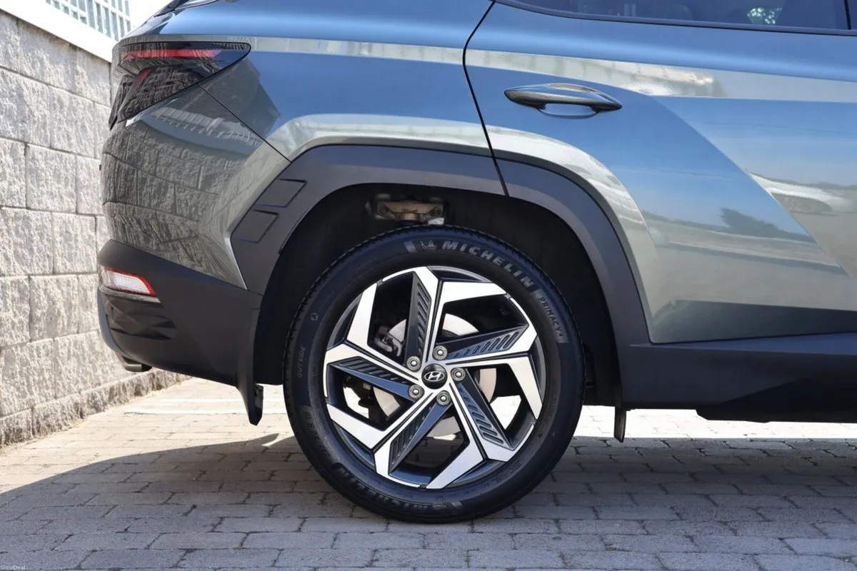 Hyundai Tucson 2WD Executive Plus HEV STG Auto - Image 6