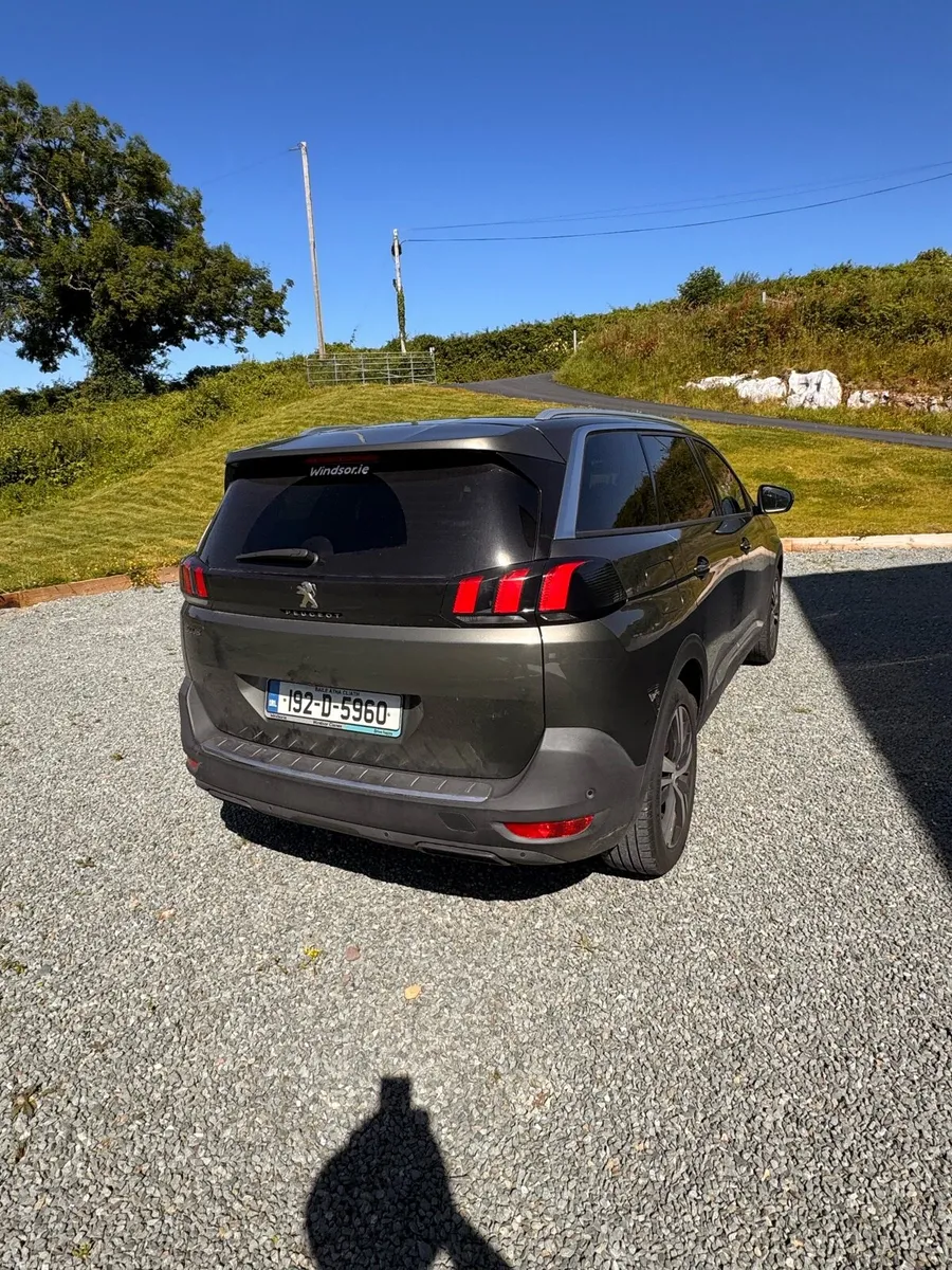 Peugeot 5008 Allure 1.2 - Image 3