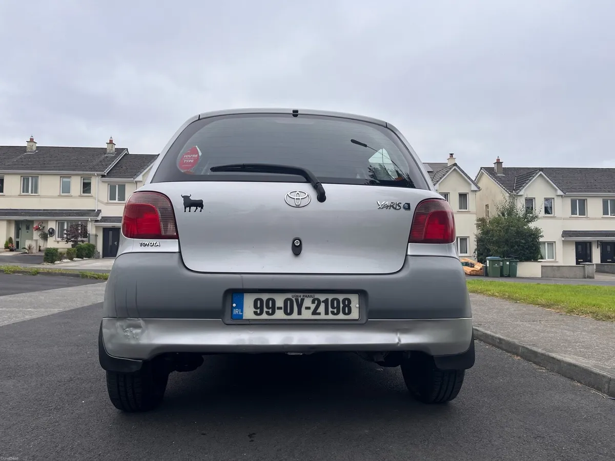 Toyota yaris - Image 4