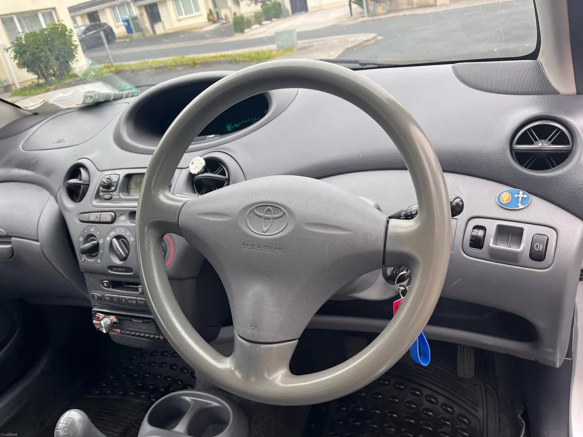 Toyota yaris - Image 2