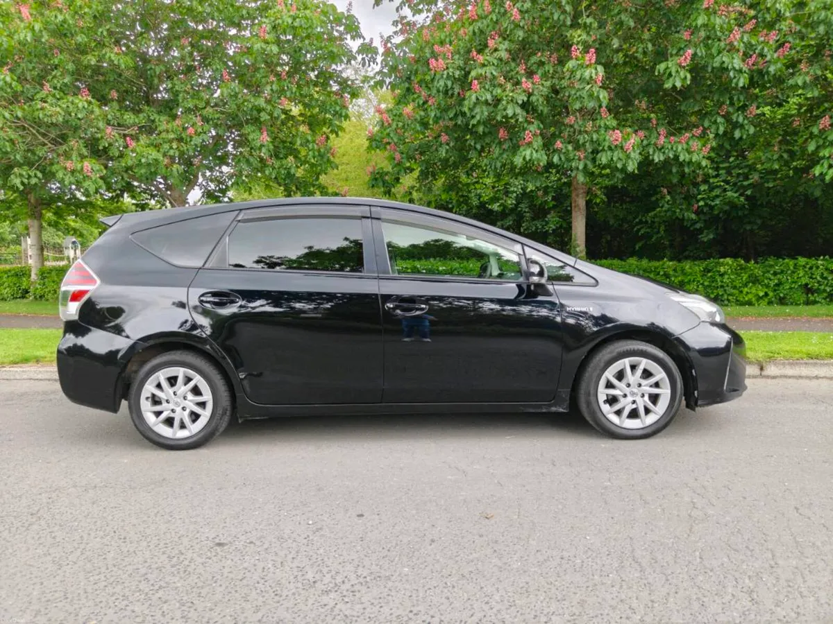 2015 Toyota Prius 7 Seater Hybrid - Image 3