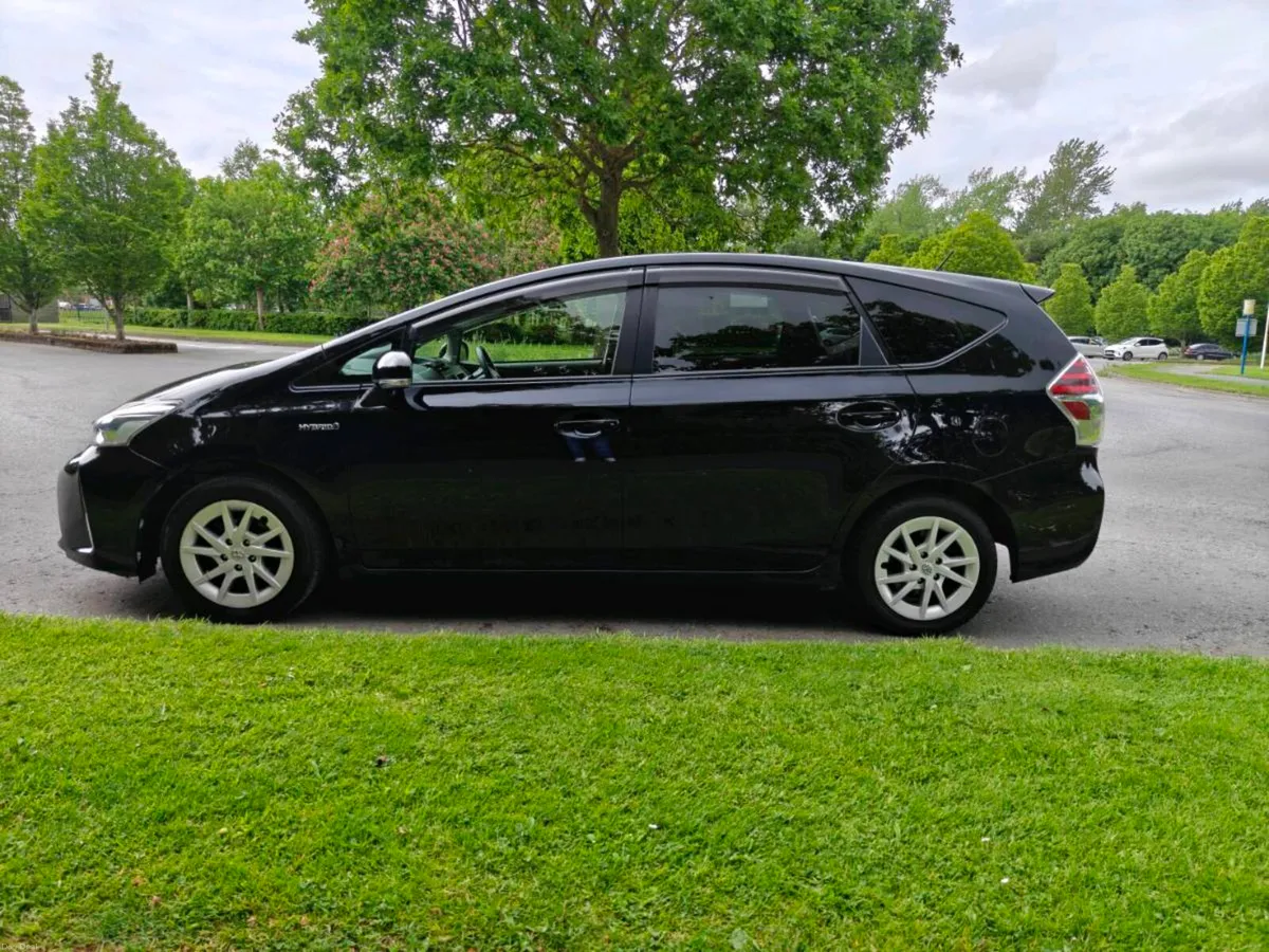 2015 Toyota Prius 7 Seater Hybrid - Image 4