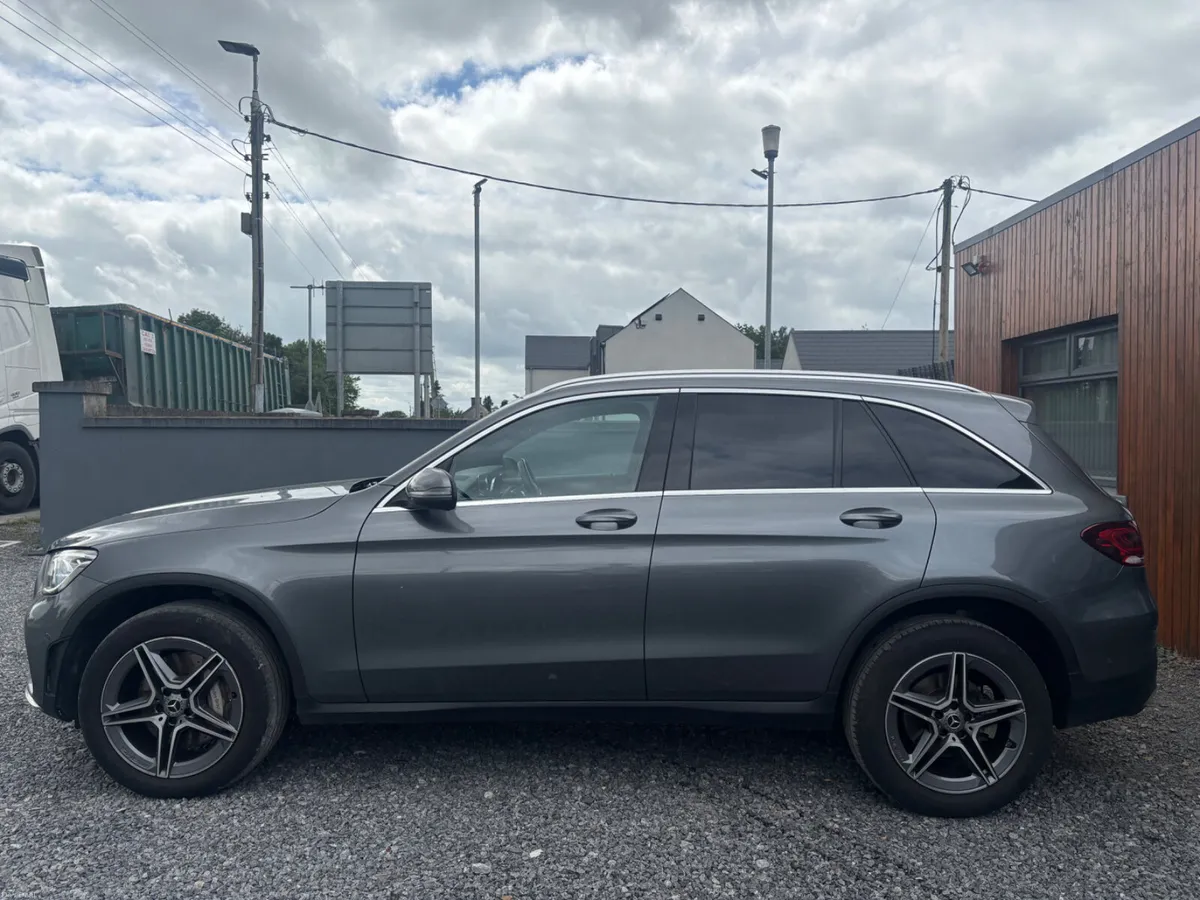 Mercedes-Benz GLC 2022 - Image 3