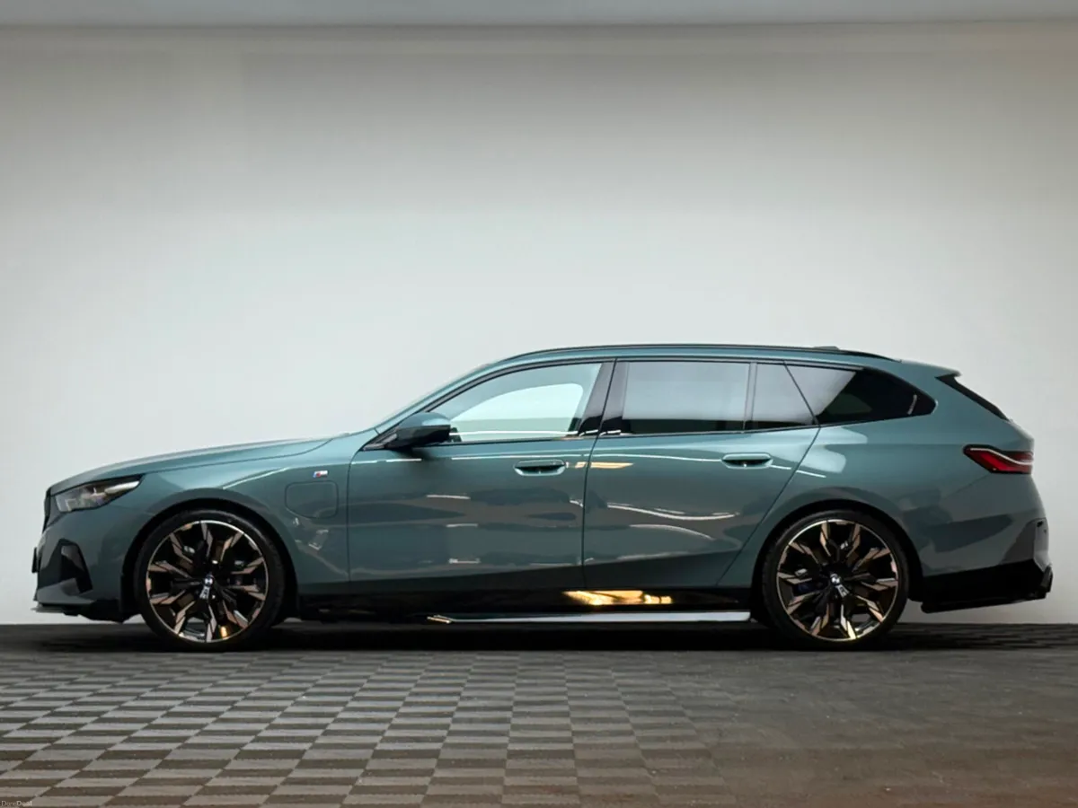 BMW 5-Series 530E M SPORT TOURING - Image 4