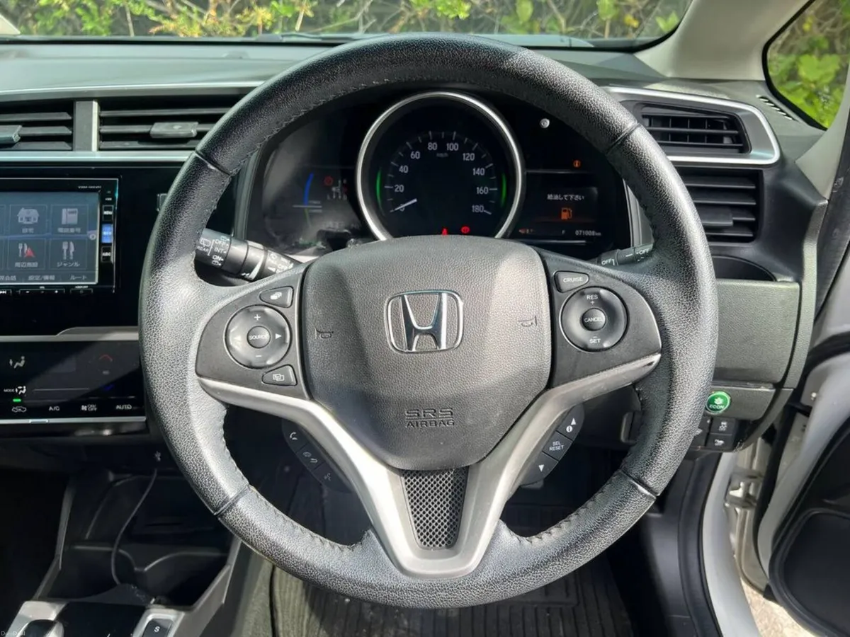 Honda Fit L-PACKAGE 1.5 HYBRID AUTO // HALF LEATHE - Image 4