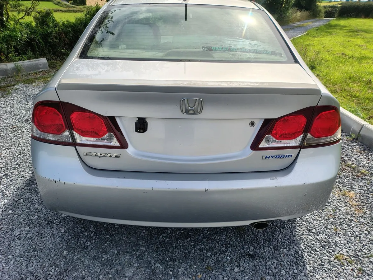 Honda Civic 2010 - Image 2