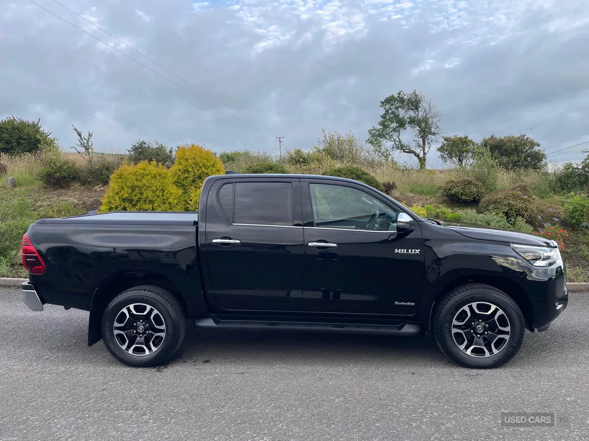 Toyota Hilux DIESEL - Image 3
