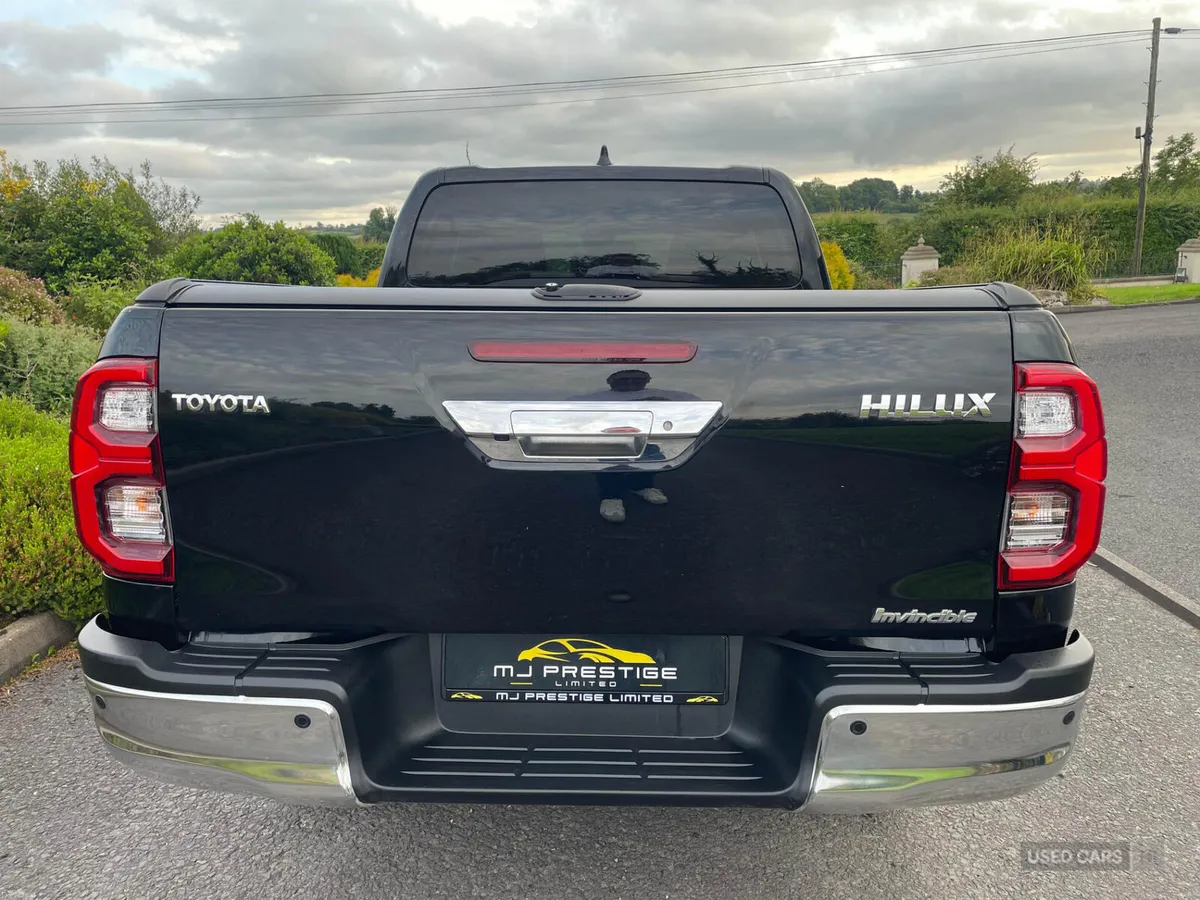 Toyota Hilux DIESEL - Image 6