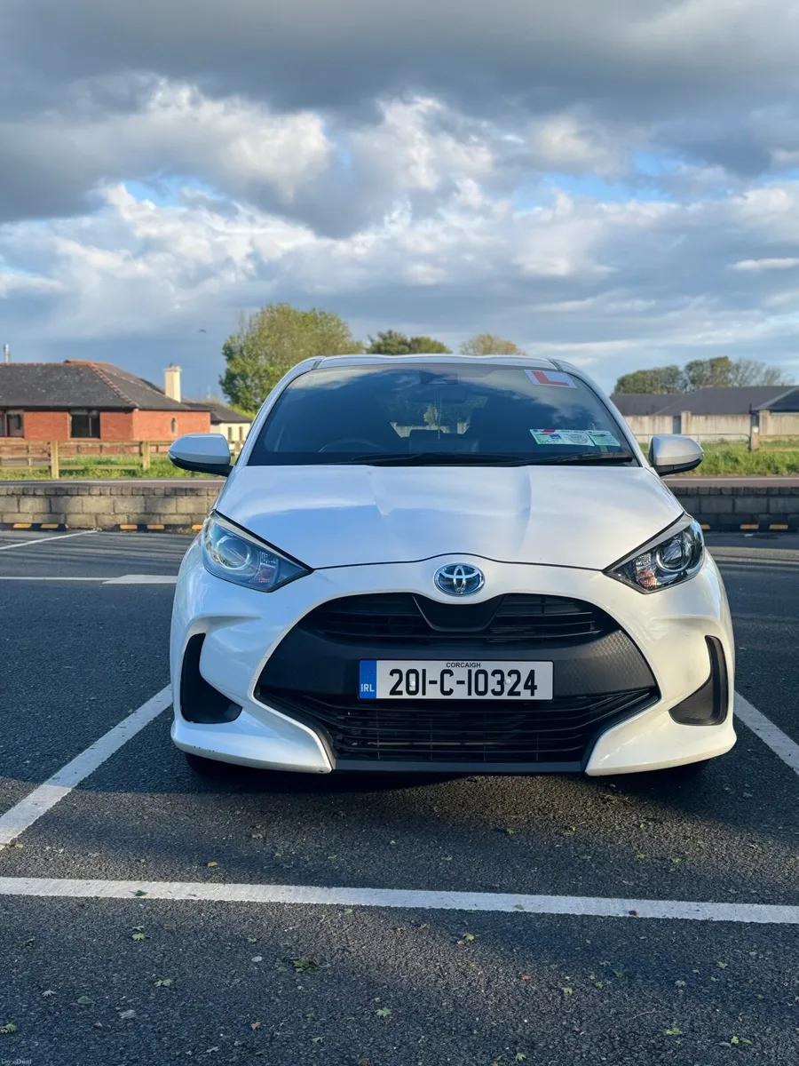Toyota Yaris hybrid Auto - Image 3