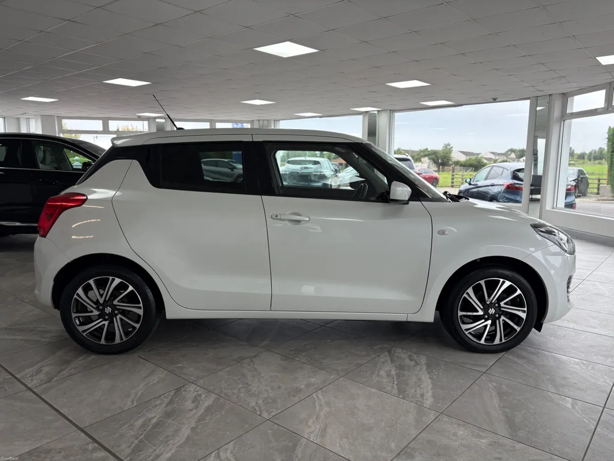 2023 Suzuki Swift SZ5 1.2L Petrol Hybrid - Image 5