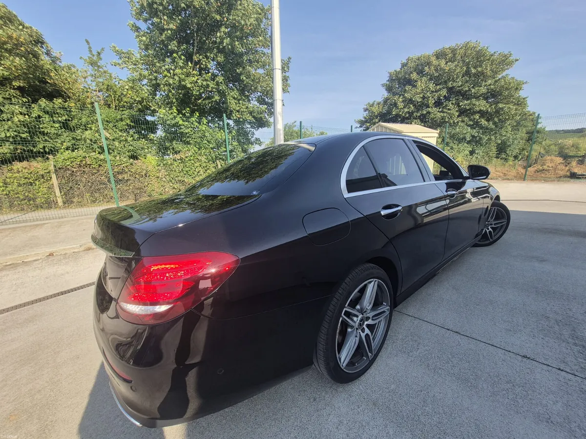Mercedes-Benz E220d AMG - Image 4