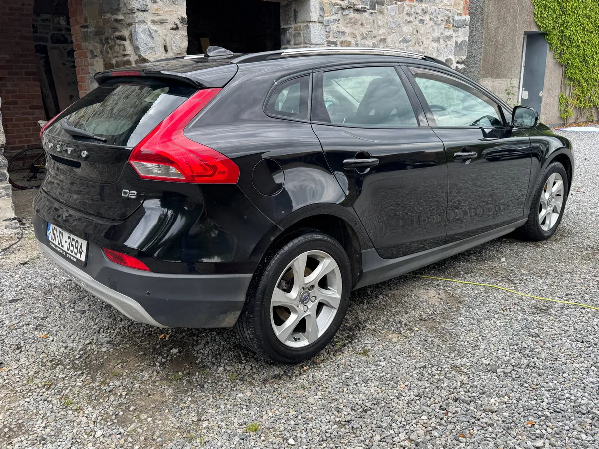 2016 Volvo V40 2.0 Diesel Cross Country - Image 3
