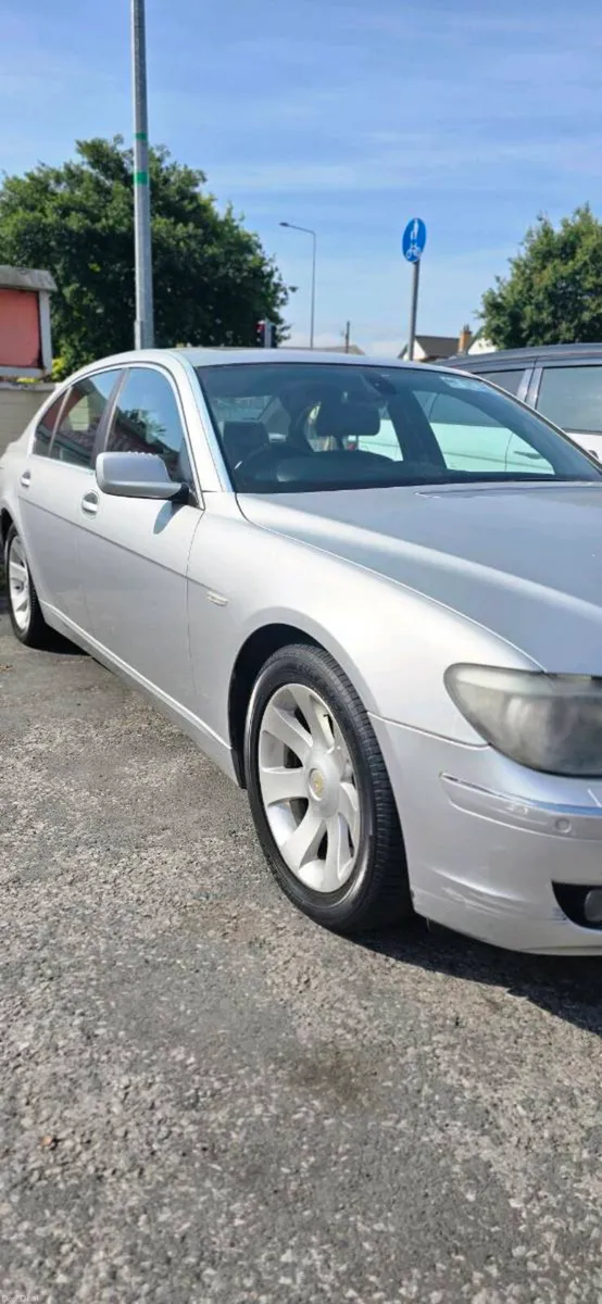 BMW 750Li - Image 2