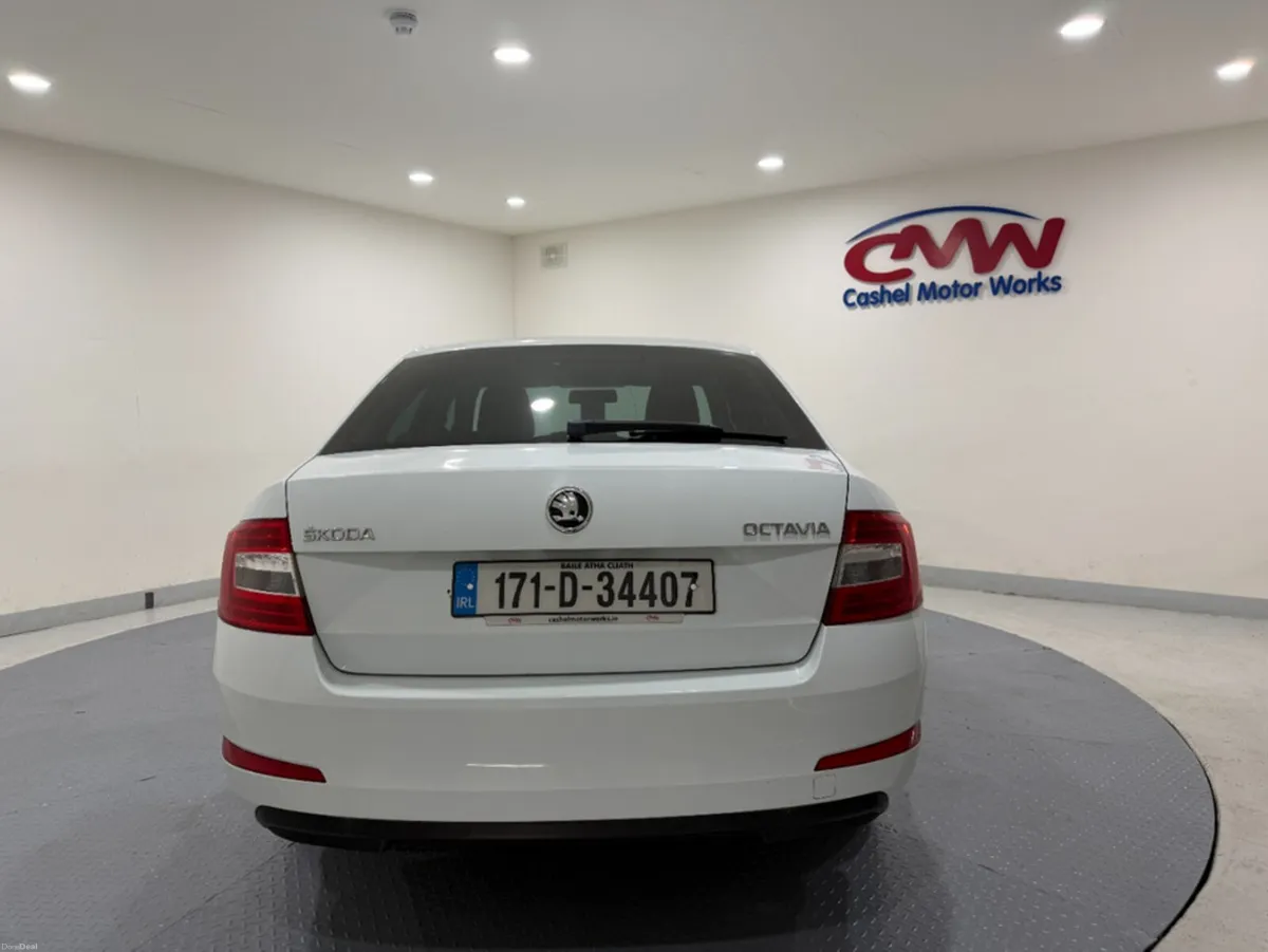 Skoda Octavia AMBITION 1.6 TDI 110HP 5DR**SAME DAY - Image 6