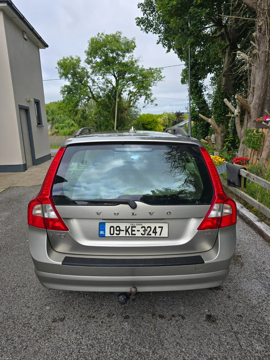 2009 Volvo V70  SE Deposit TAKEN - Image 4