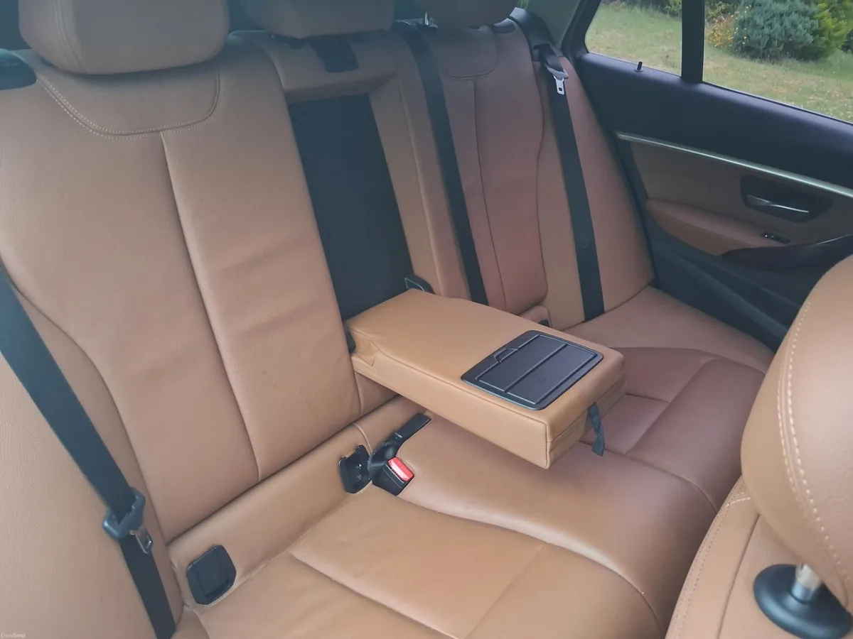 BMW 330d Estate Lux - Image 4