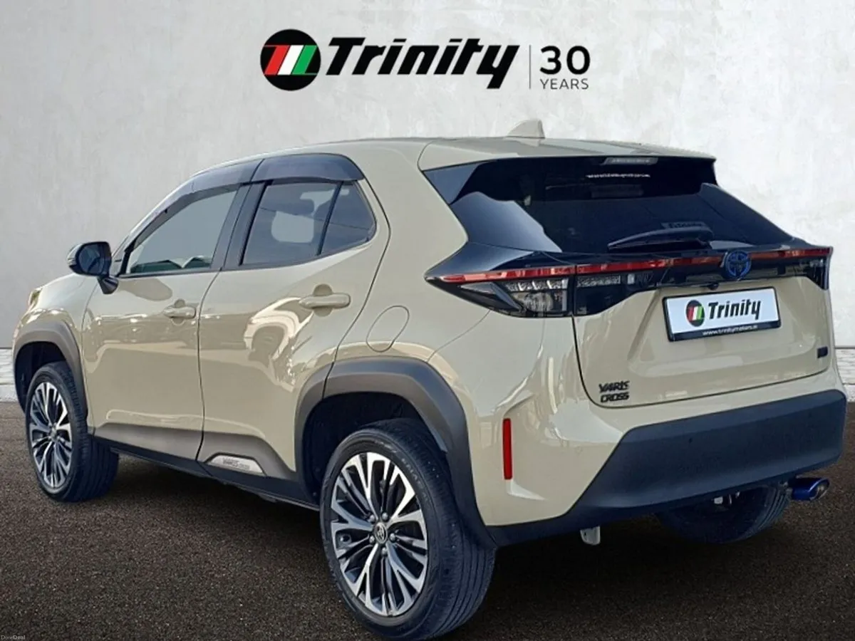 Toyota Yaris Cross ** STUNNING FEATURES ** AUTO HY - Image 3