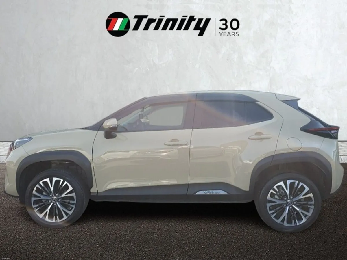 Toyota Yaris Cross ** STUNNING FEATURES ** AUTO HY - Image 5