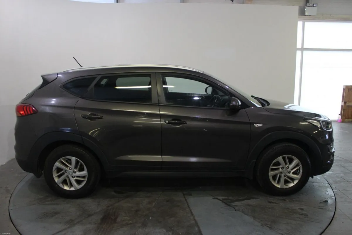 Hyundai Tucson 2WD Comfort - TENDER 13 - ENGINE LI - Image 3