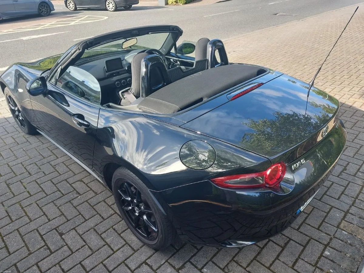 Mazda MX-5 2023 - Image 3