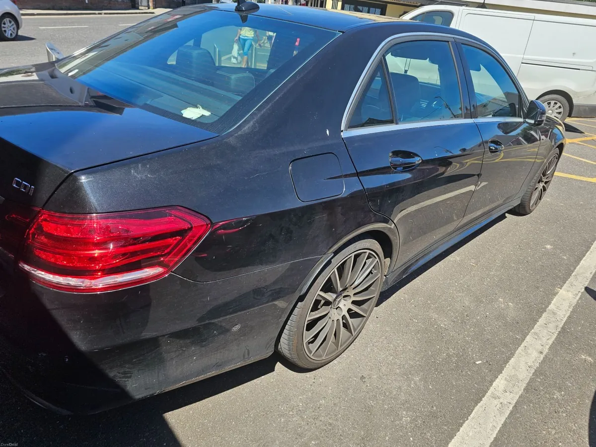 Mercedes-Benz E-Class 2014 - Image 3