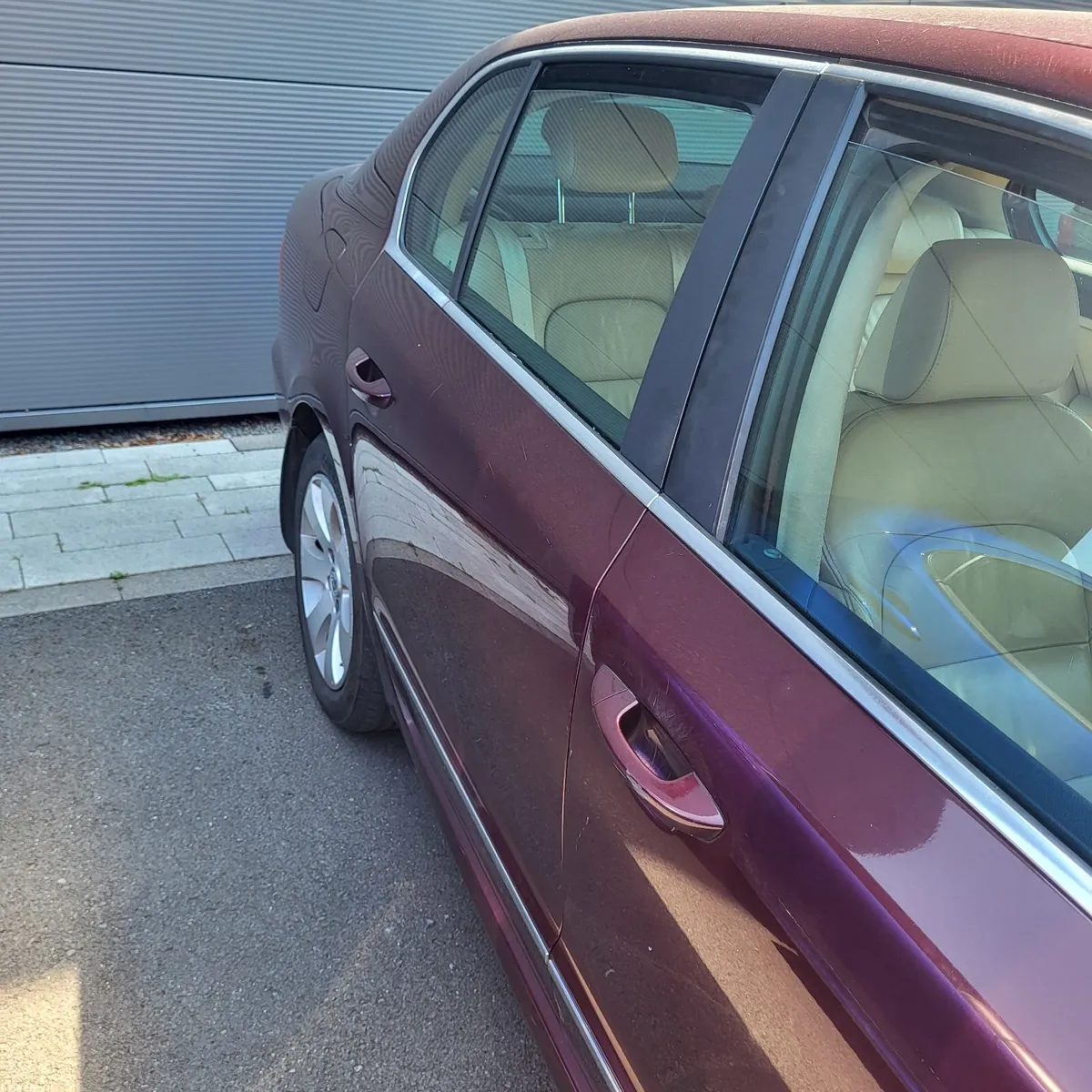 Skoda Superb 2011 - Image 2