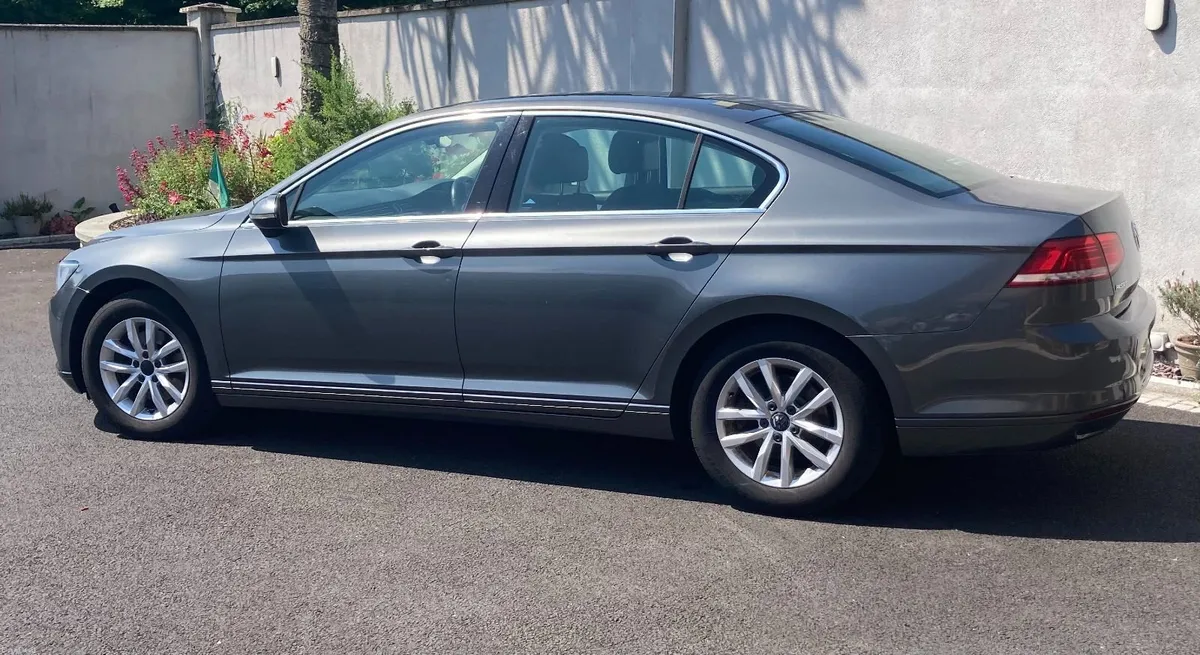 Volkswagen Passat 2015 - Image 3