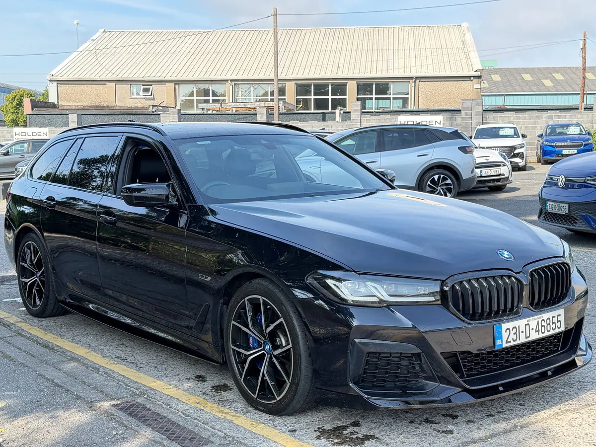 2023 BMW 5-Series..M SPORT..X DRIVE..2 KEYS - Image 6