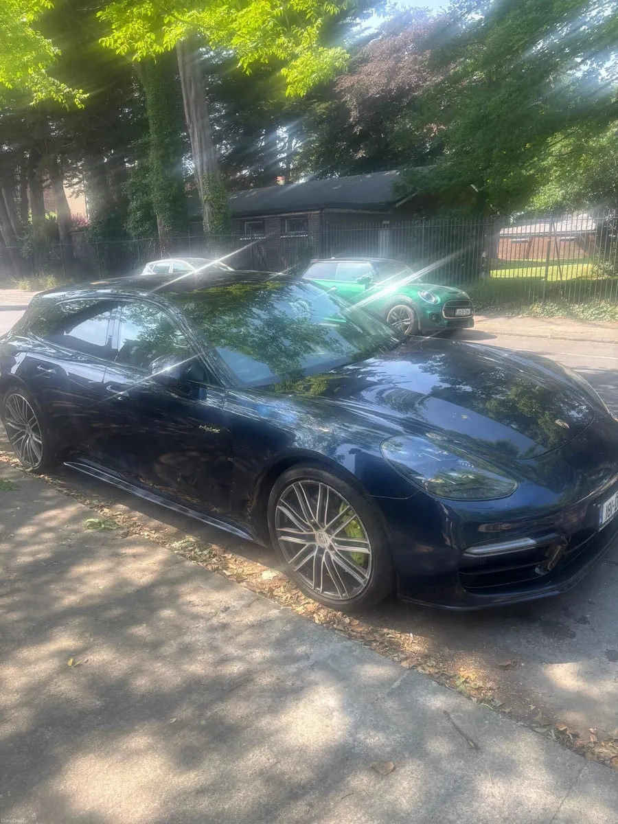 Panamera Sport Turismo E-Hybrid FSH - Image 2