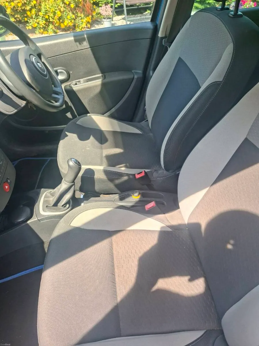 Lovely clean Renault Clio - Image 5