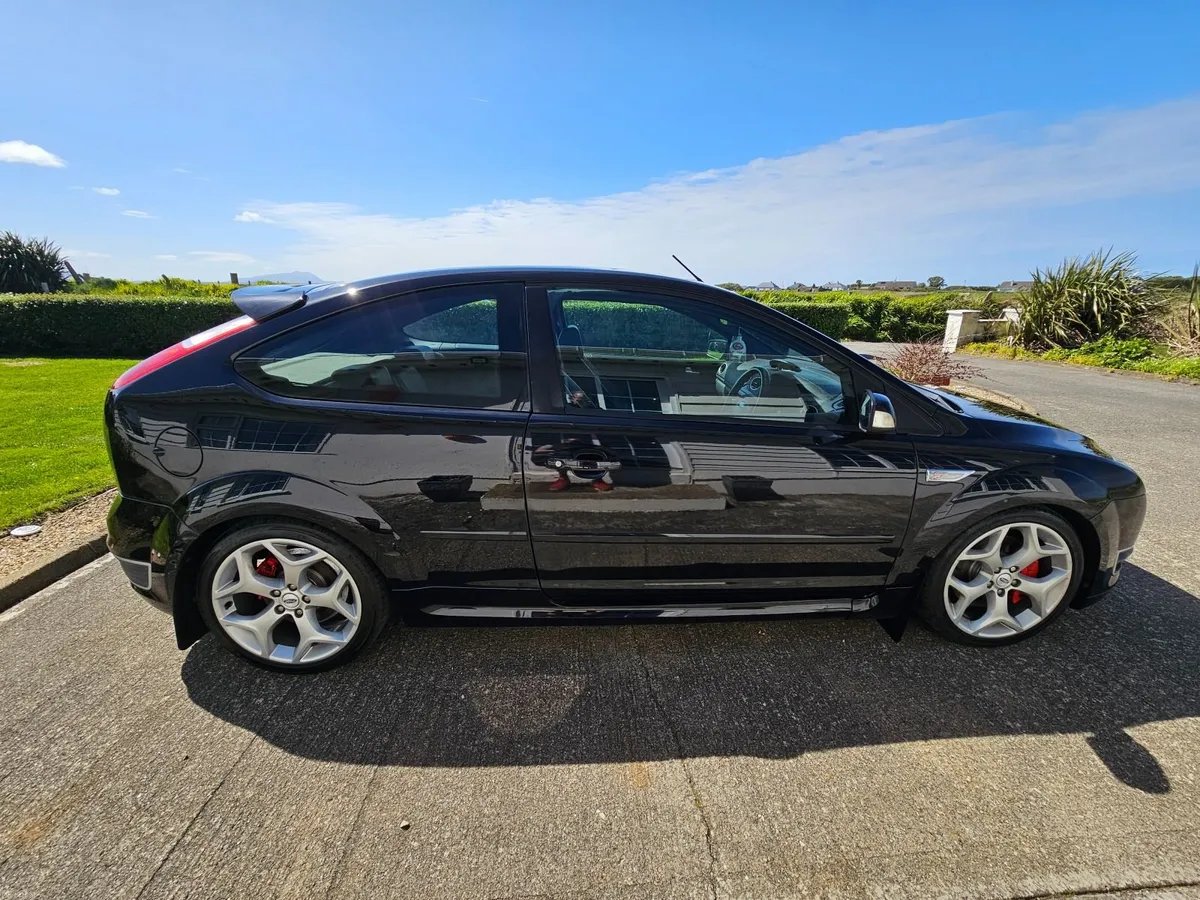 • • Ford Focus 2007 ST3 €5995• • 089 9868532 - Image 2