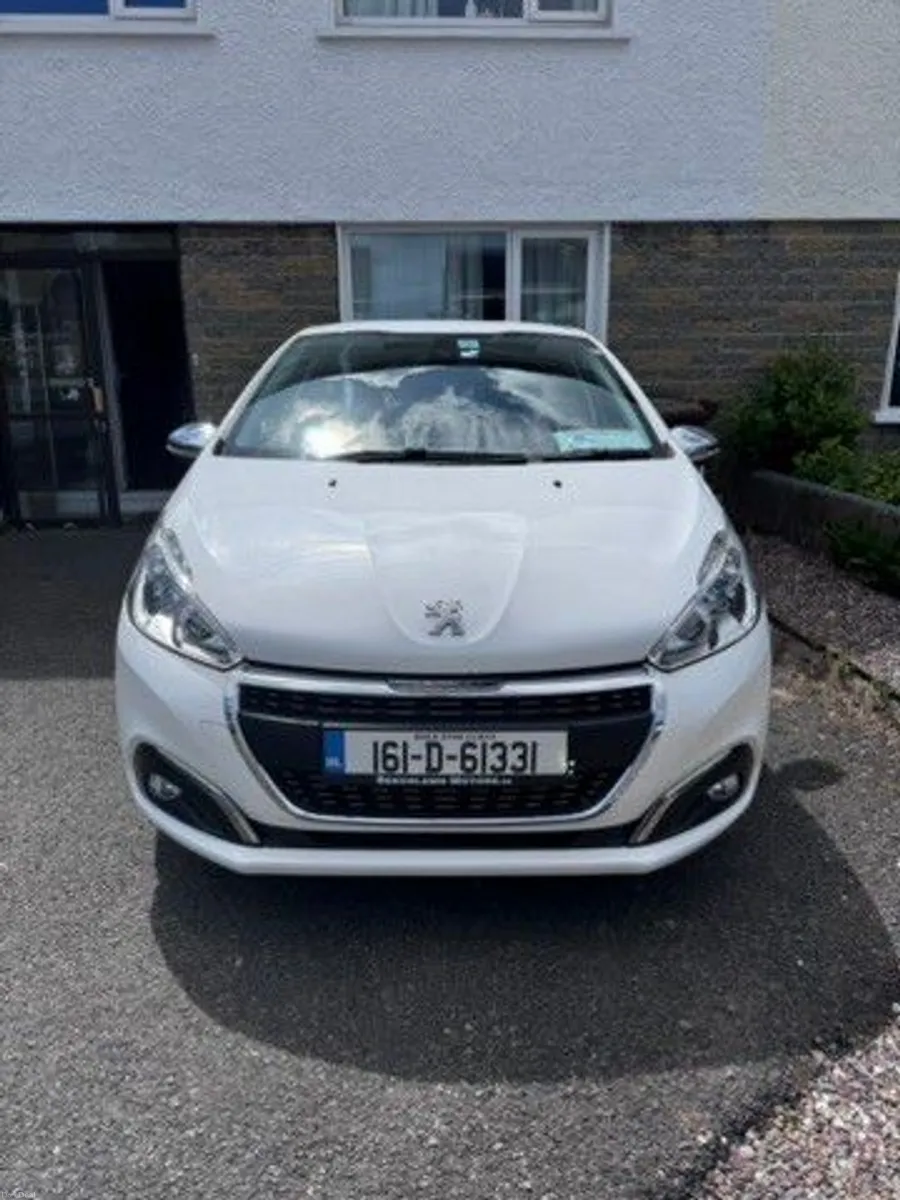 Peugeot 208 2016 Allure 1.2 Puretech - High Spec - Image 3