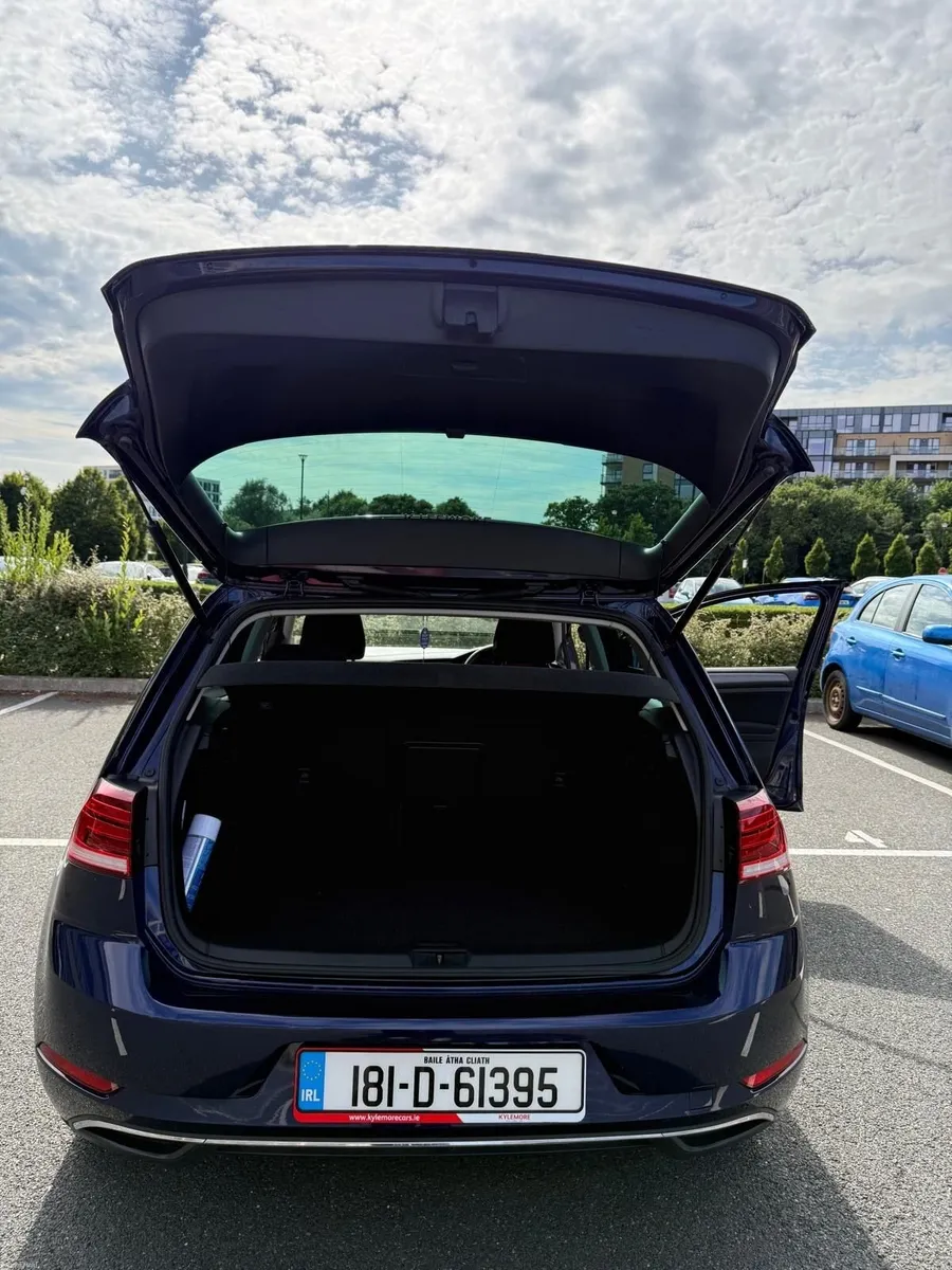 2018 Volkswagen Golf 1.2 TSI Automatic low-mileage - Image 3